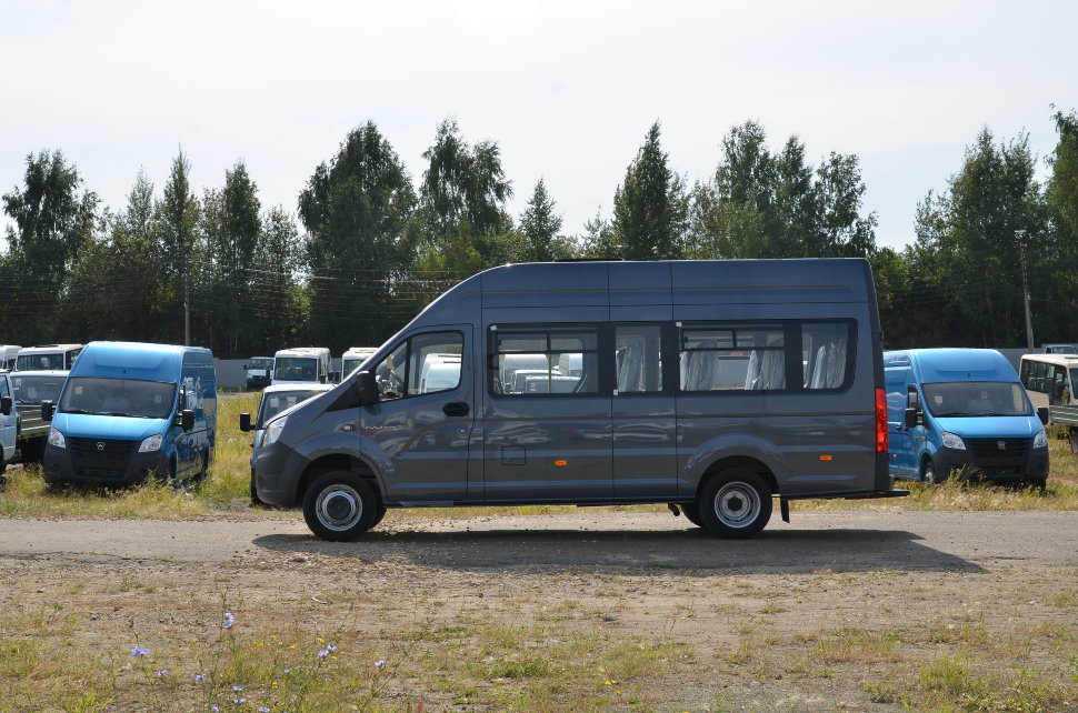 Цельнометаллический автобус на шасси ГАЗ-А65r35
