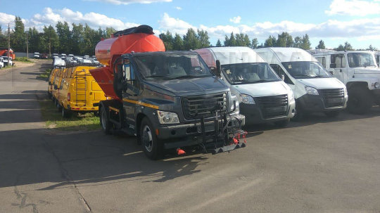 Комбинированная дорожная машина КО829n на базе ГАЗон Некст